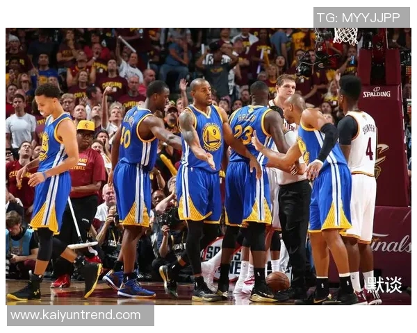 勇士主场表现如龙客场却如虫赛季前12场净胜分创世纪新高